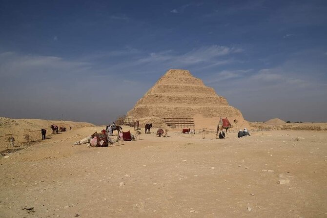 Two days Giza and Cairo, covering the most attractive sightseeing - Giza Necropolis with an Egyptologist: pyramids that become stories