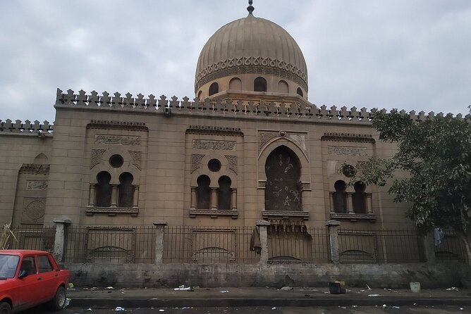 Unusual 4 hours Tour Garbage & City of the Dead, St Simone church - Mansheya Nasir Garbage City: walkable chaos with a serious context