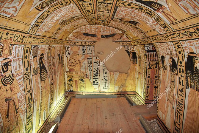 Valley of Kings, Queens, Temples of Hatchepsut, Habu, and Mooore - Hatshepsut at Deir el-Bahari: architecture with a message