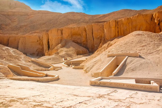 Valley Of The Nobles, Valley Of The Artisans and Deir El-Medina - Logistics that keep the day pleasant