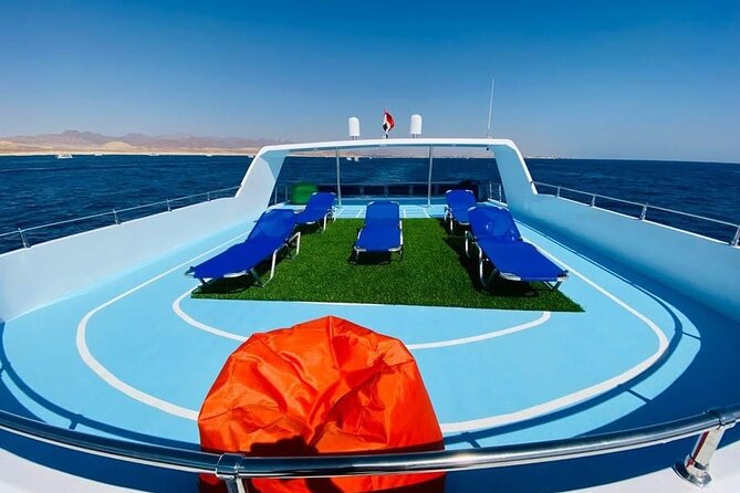 VIP Ras Mohamed and White Island boat trip - Boat and crew: Seven Seas comfort plus a Falcon guide at the front