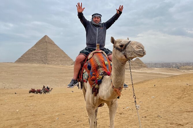 Vip Tour Giza pyramids, sphinx with Camel Ride and Vip lunch - Great Sphinx and Khafre’s Valley Temple: Time It Right
