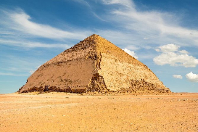 visit the pyramids of Giza + the necropolis of Saqqara + the Memphis site. - Tickets and mobile logistics: what to expect on-site