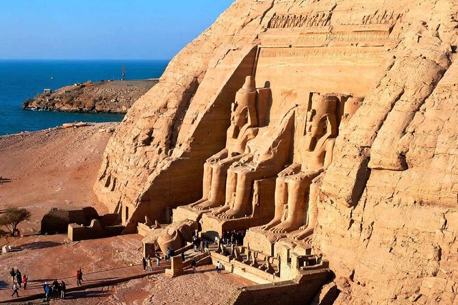 West Bank Tombs and Temples - Colossi of Memnon: a quick photo stop with a purpose